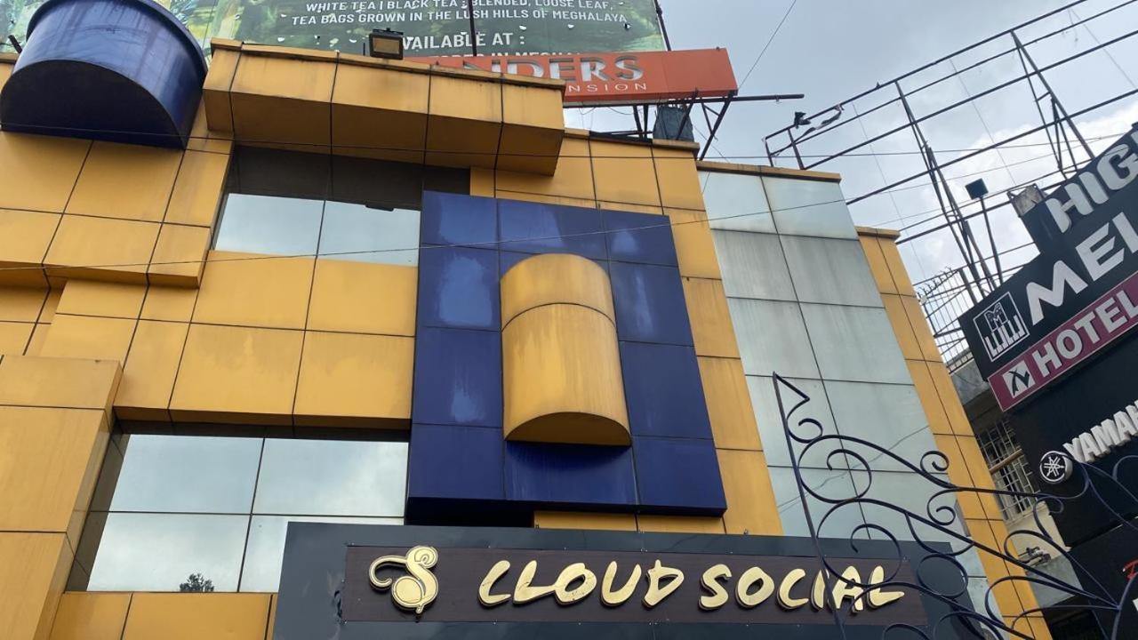 Cloud Social Hotel Шилонг Екстериор снимка